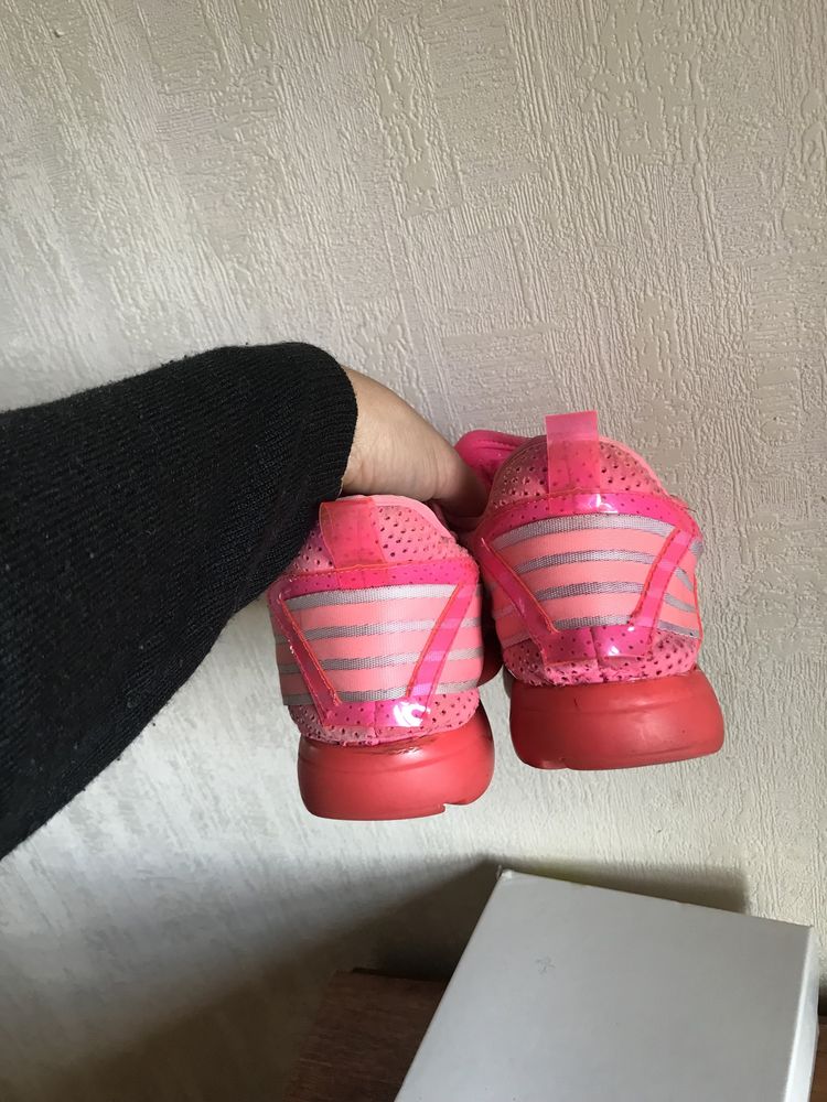 Кросівки жіночі рожеві 38 розмір