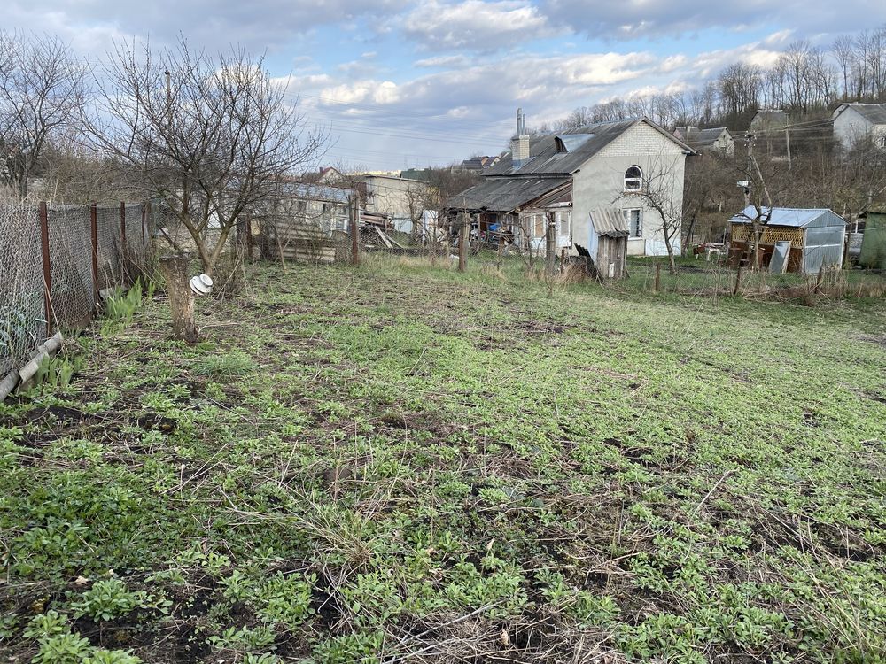 Продаю ділянку в с.Підгороднє