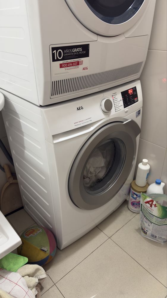 Maquina de Lavar Roupa 9kg AEG