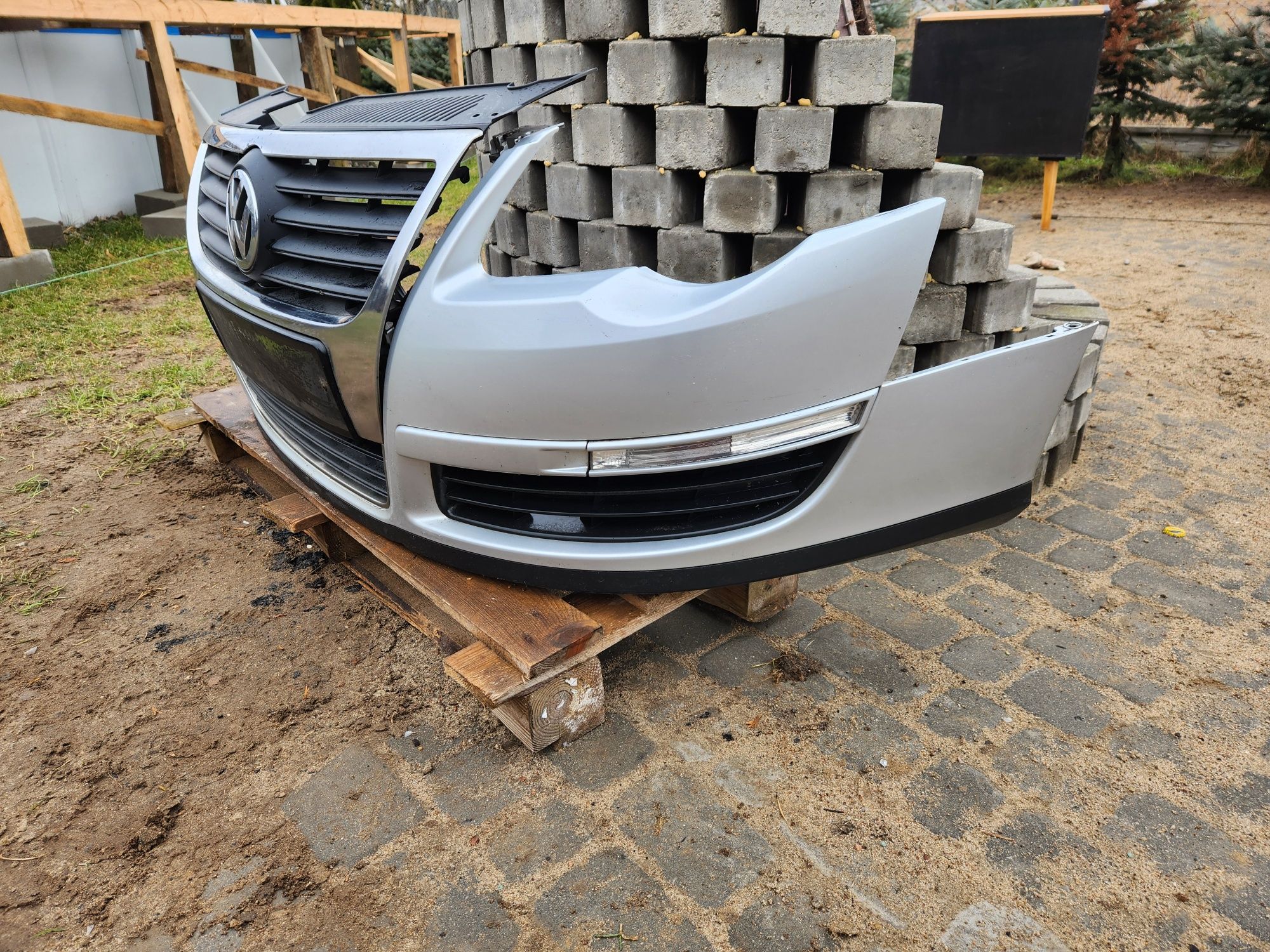 vw passat b6 zderzak przedni kod lakieru LA7W
