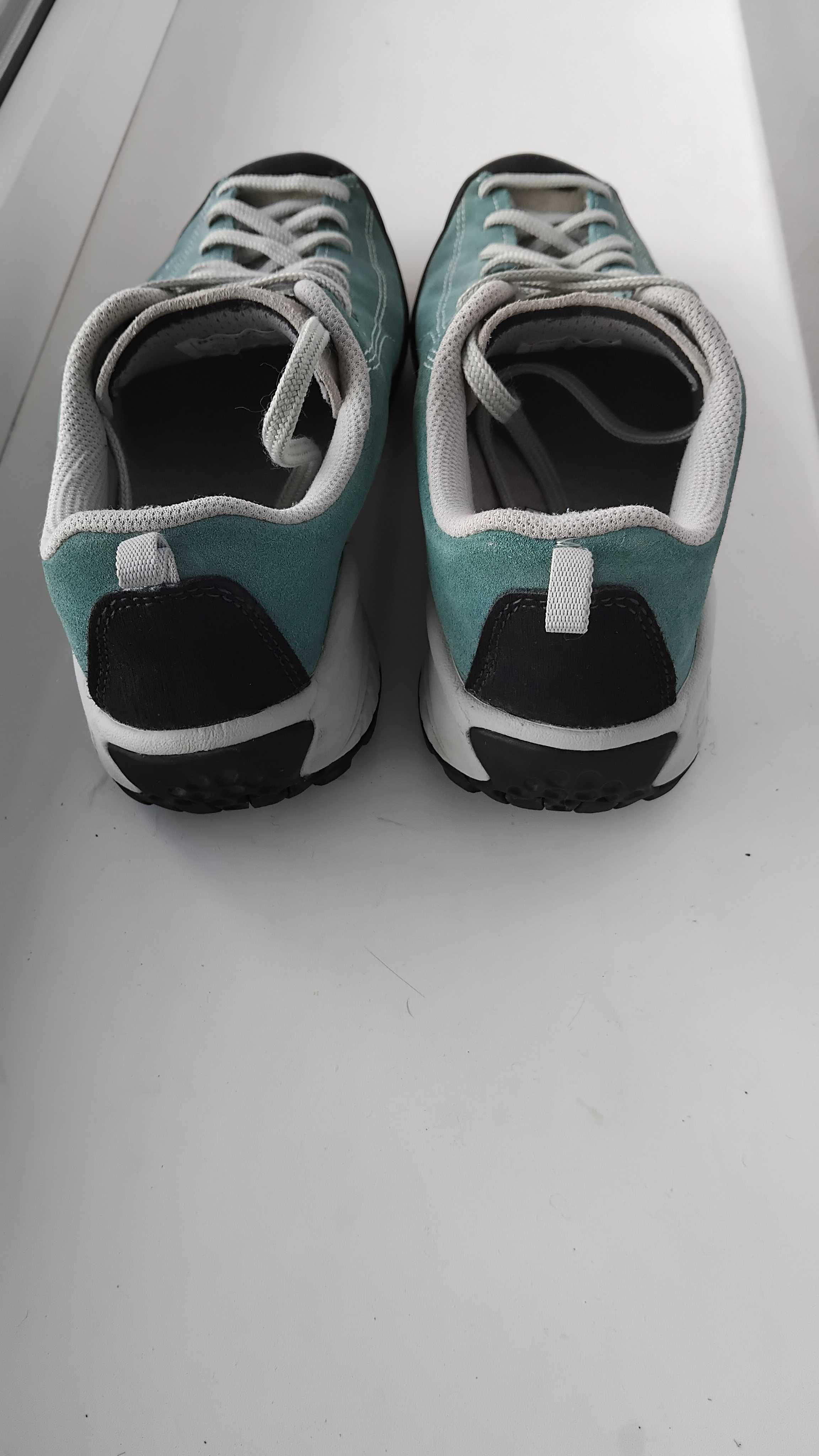 Scarpa 40р 25см кросiвки
