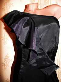 Маленьке чорне плаття/сукня 44р,з воланом,на 1 плече,міні