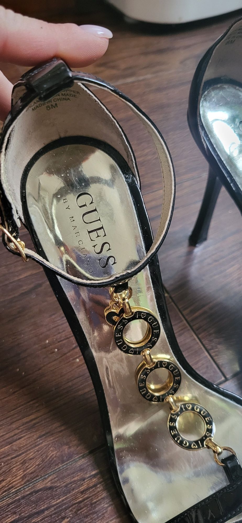 Босоніжки  Guess