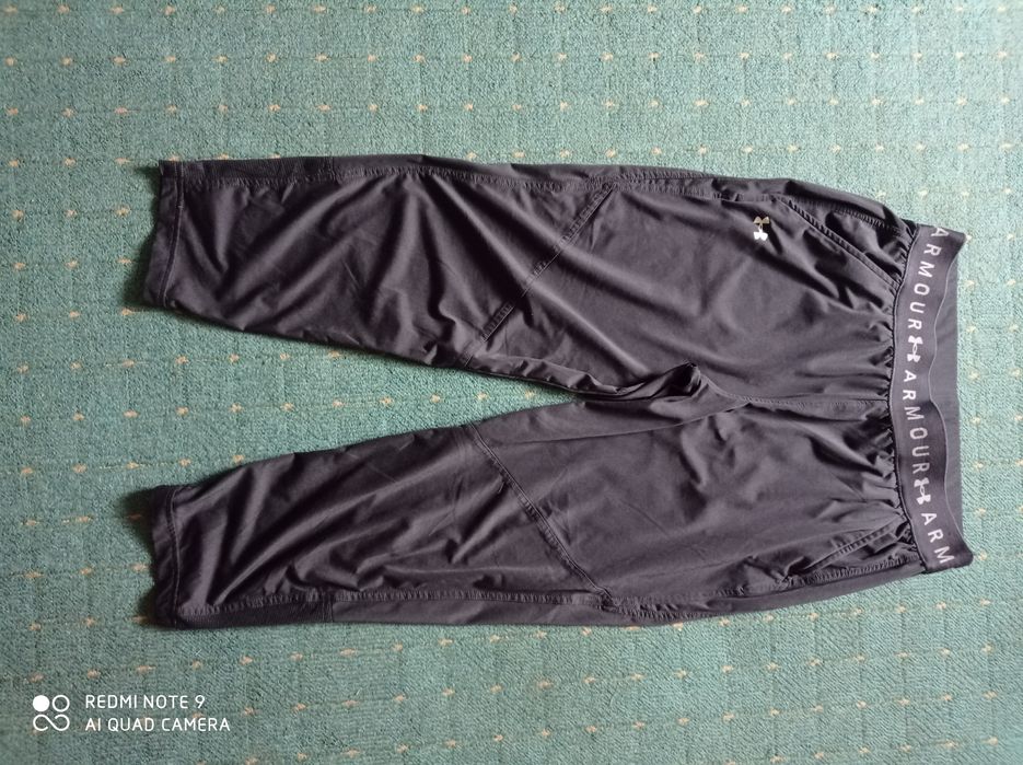 Under Armour Spodenki rybaczki damskie S spodnie  kieszenie stretch