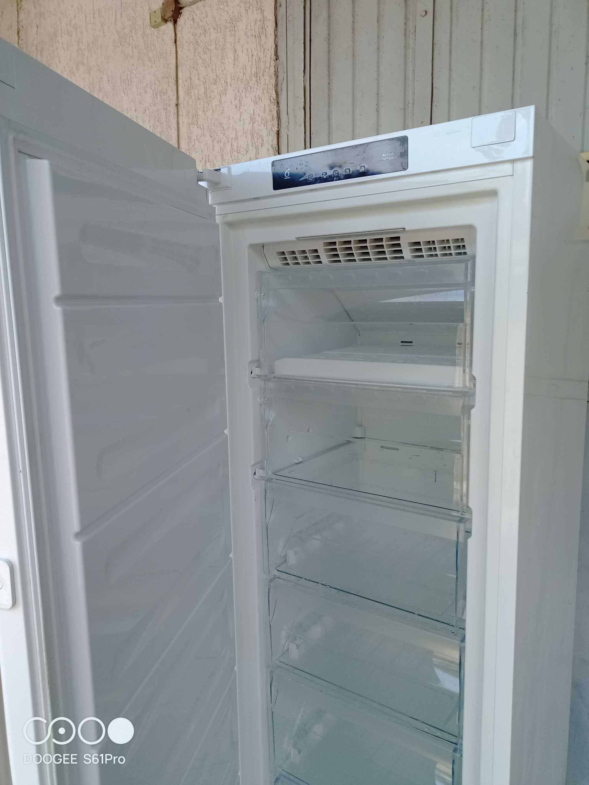 Zamrażarka Whirlpool WVE2652 NFW