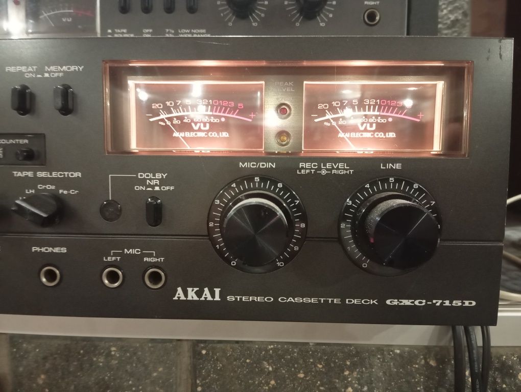 Кассетная дека Akai GXC 715 D