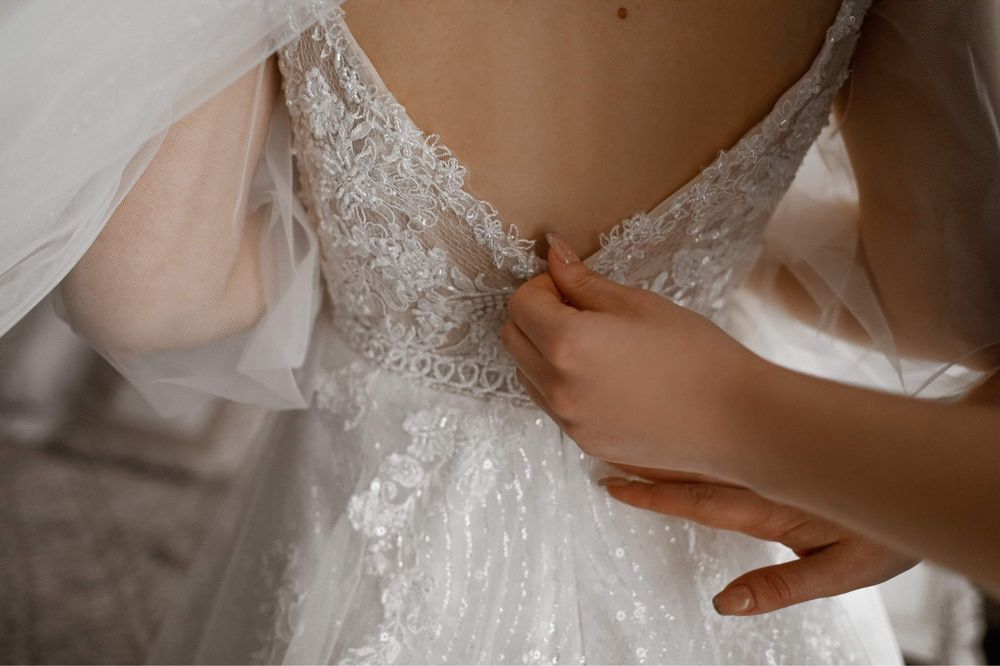 Весільна сукня !