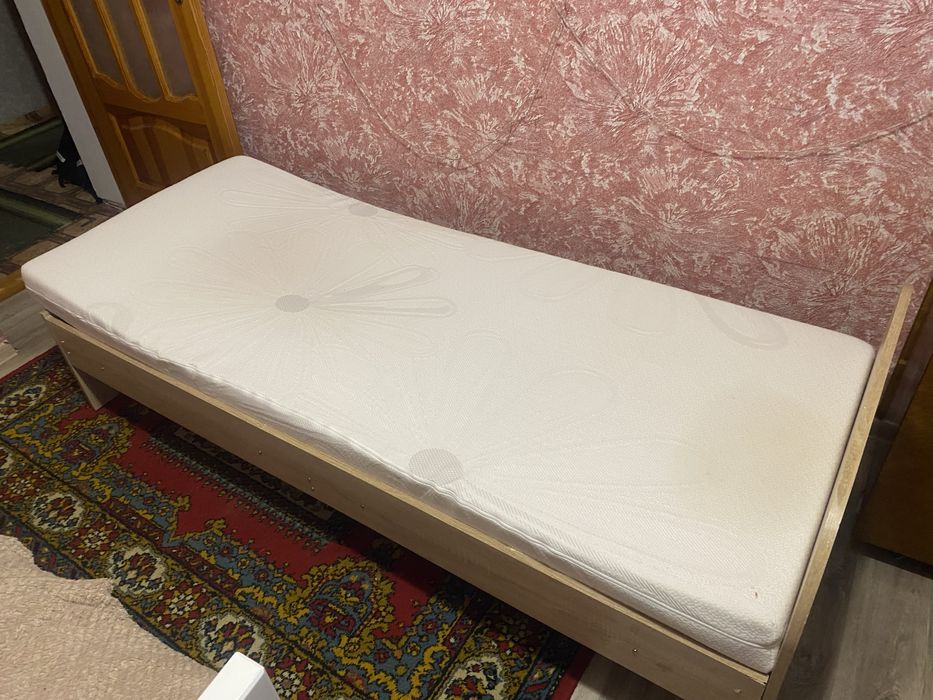 Ліжко односпальне