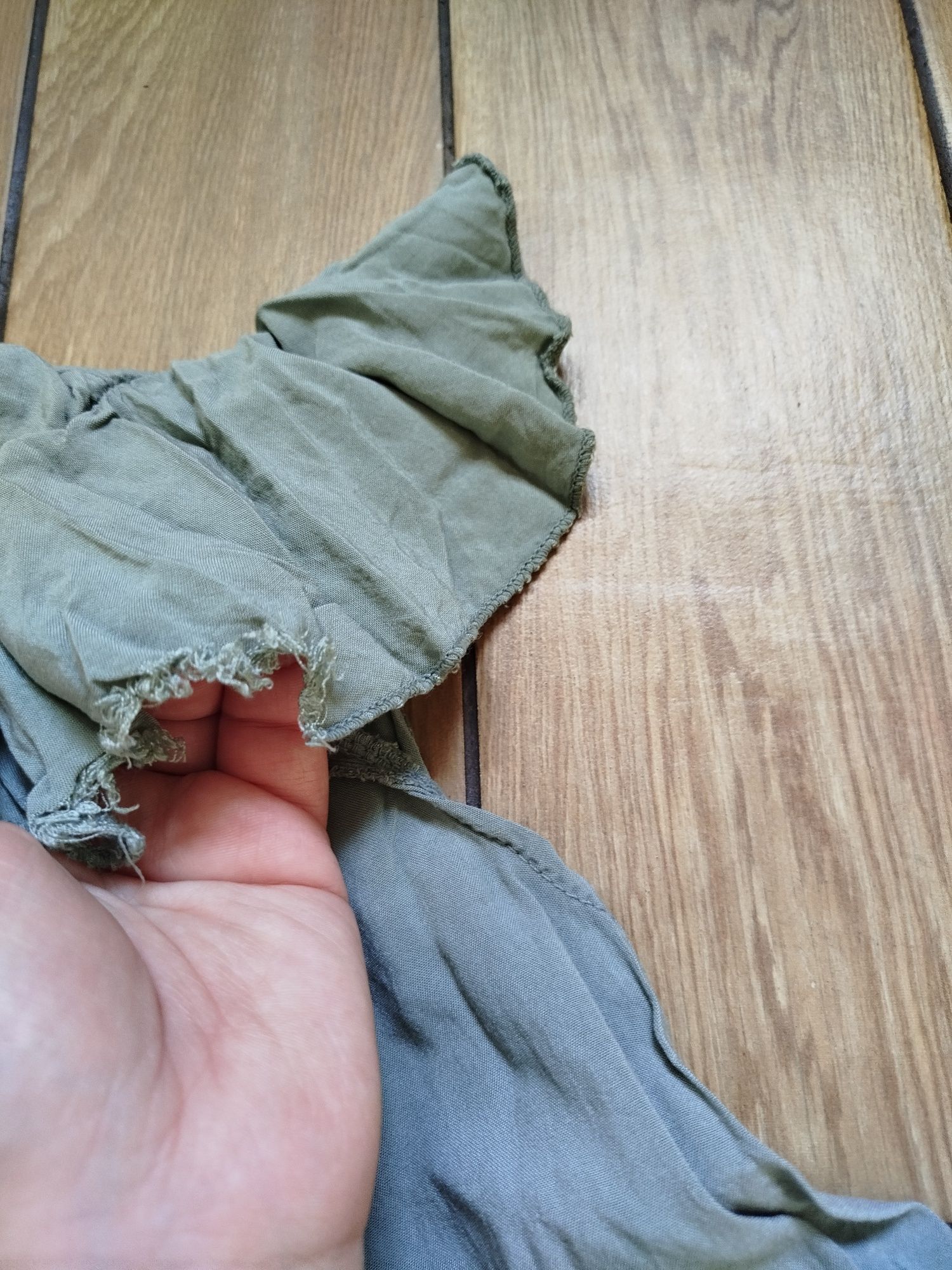 Wada. Zielona khaki letnia zwiewna sukienka. Wiskoza M/L. Ciążowa