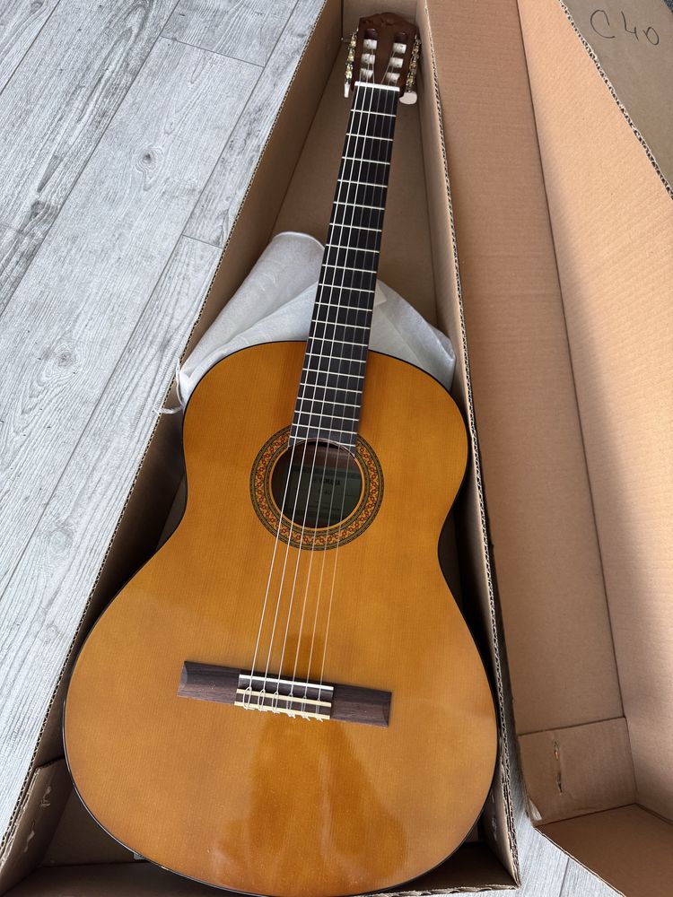 Гітара Yamaha C 40