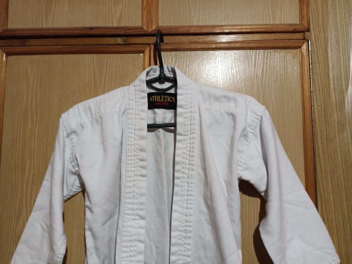 Кимоно. Athletics Gear с штанами и поясом рост 130-140