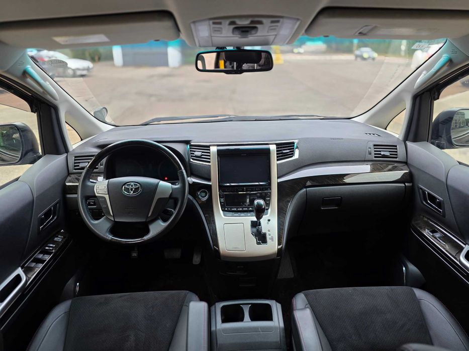 Toyota Vellfire 2013 2.4 автомат