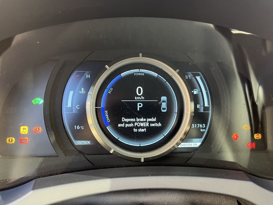 Lexus is300h F Sport - (Nacional)