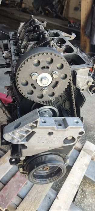 Dól silnika Blok z wałem i tłokami BMN Bmr BMP Bkp bkd
pasuje BMR
Siln