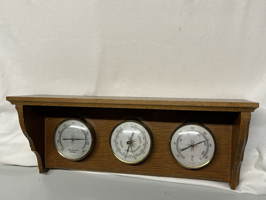 Półka i stacja pogodowa barometr drewno dąb