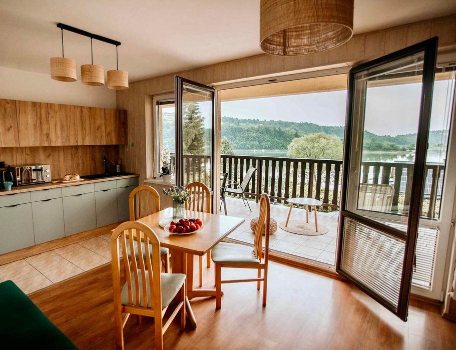 Jacuzzi Nad Soliną nad jeziorem Apartamenty w górach z widokiem na jez