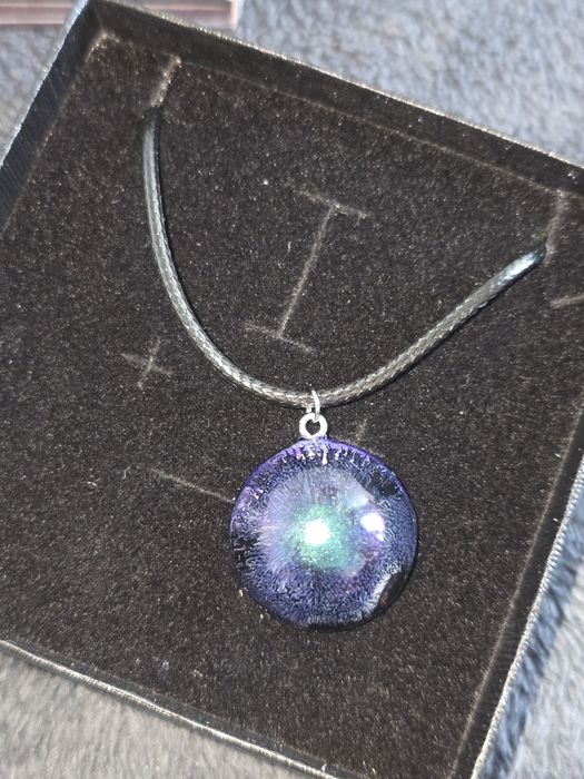 Vae Vistic Ton 618 preoder + amulet/łańcuszek  30 sztuk