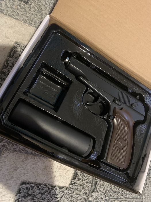 Пістолет макаров