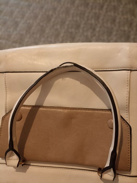 Mala em pele muito boa