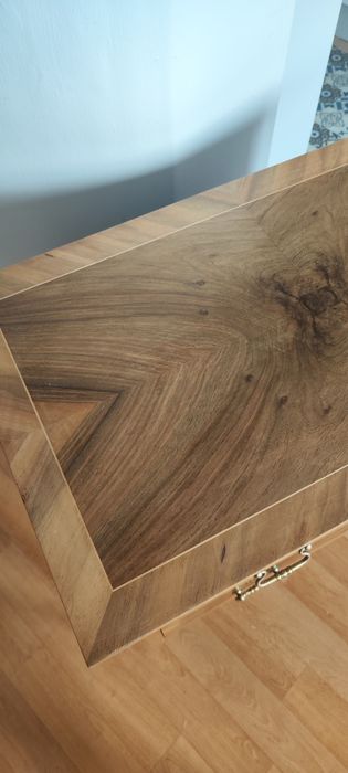 Unikatowa szafka z litego drewna.  Antyczna odrestaurowana.