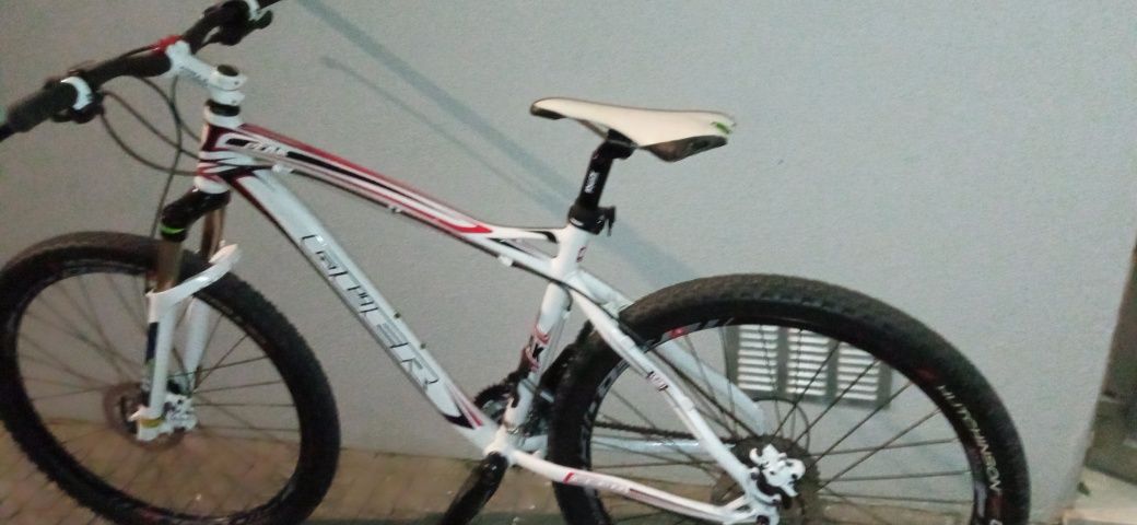 Bicicleta BTT tamanho M