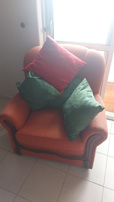 Sofá de tecido antigo