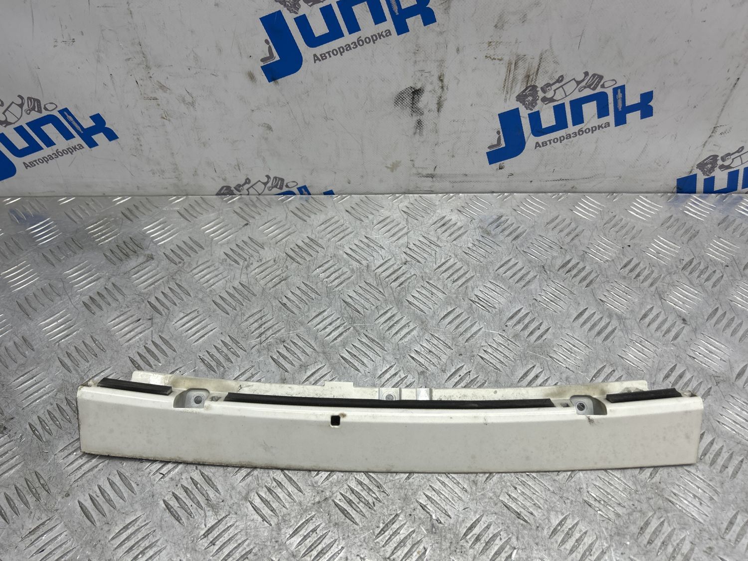 Накладка крышки багажника 16151X61G0 для Infiniti QX80 2014-2024