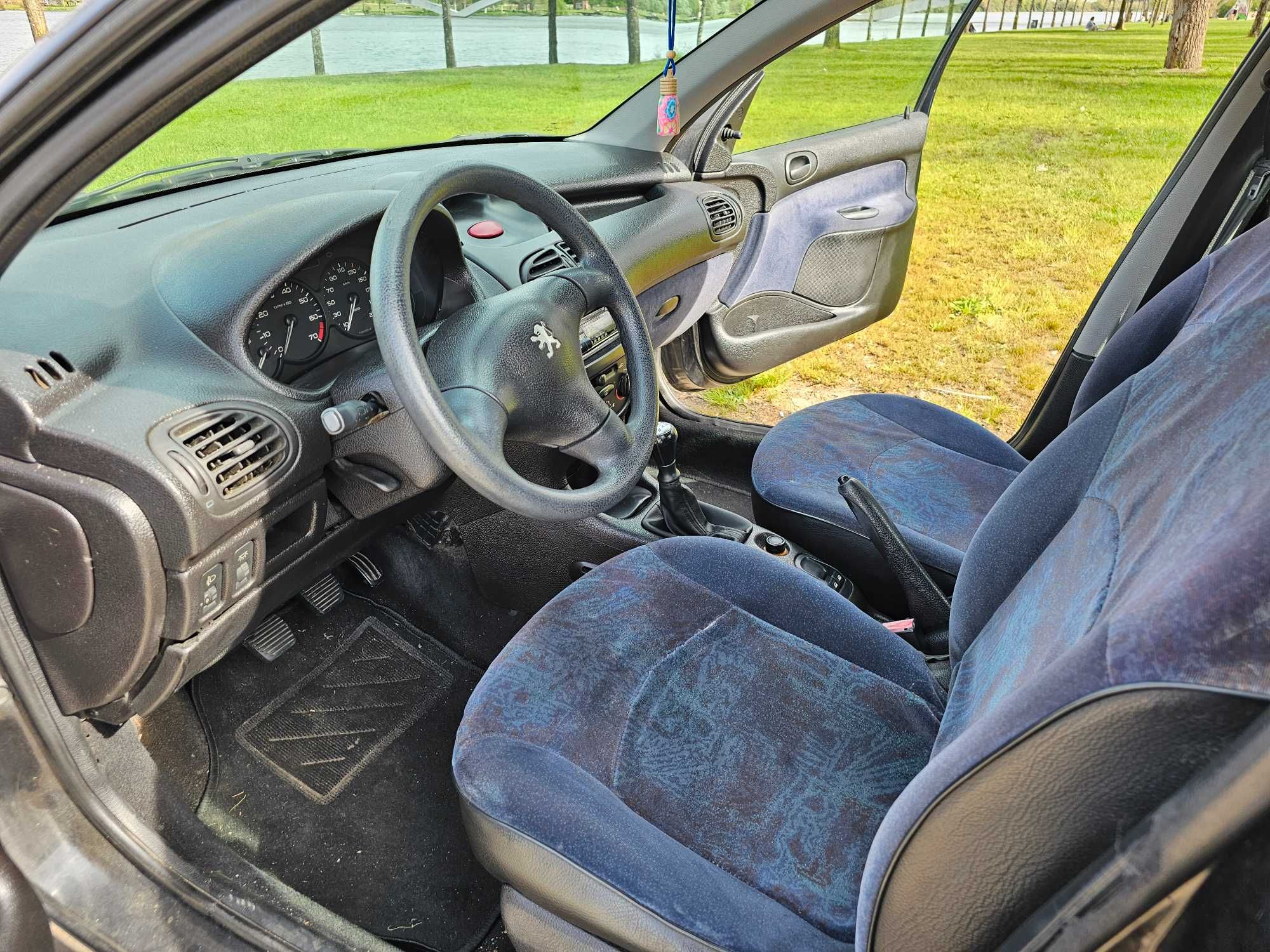 Peugeot 206 1.1 em bom estado