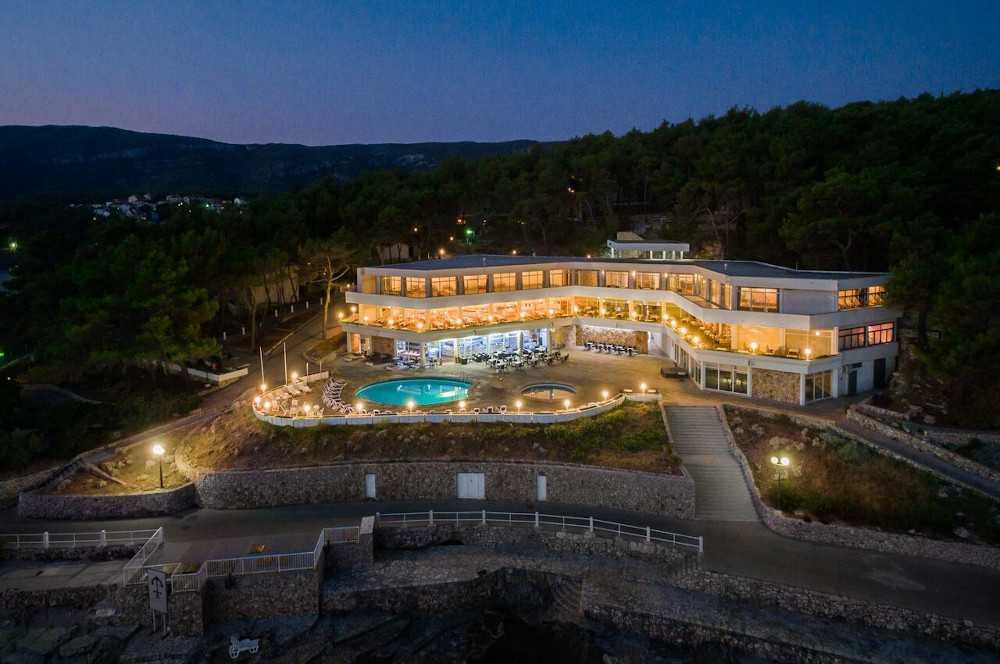 Wczasy w Chorwacji na wyspie Hvar Hotel Fontana Resort