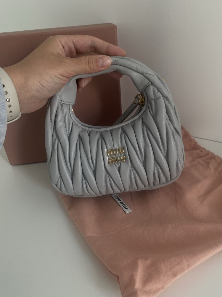 Torebka Miu miu  mini szara
