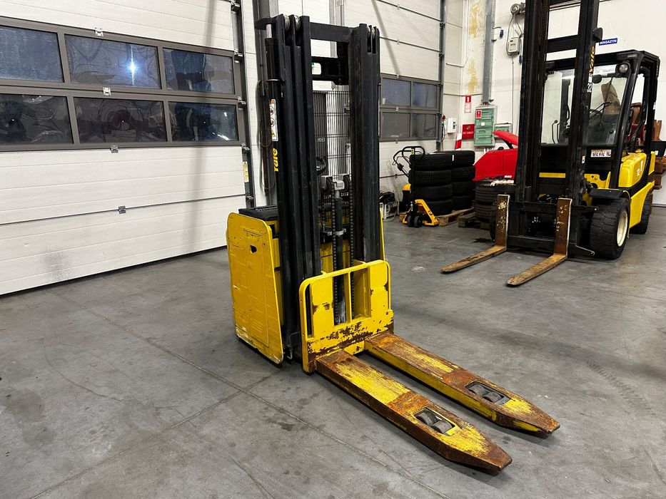 Yale MS16 elektryczny wózek ręczny Paleciak Triplex 4,3M / 1,4T