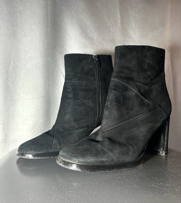 Ботинки чоботи замшеві чорні на підборах на осінь весну