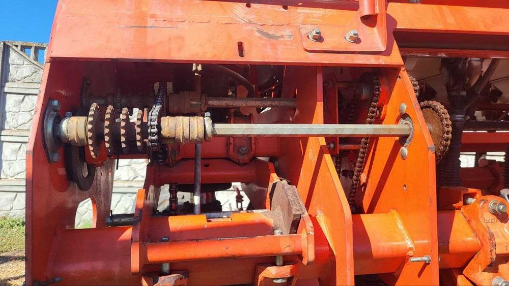 Продам 5 метрову зернову сівалку Kuhn SDM 2227/29 на 29 рядків