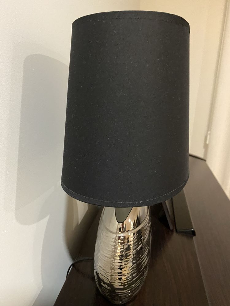 Vendo candeeiro prateado e preto
