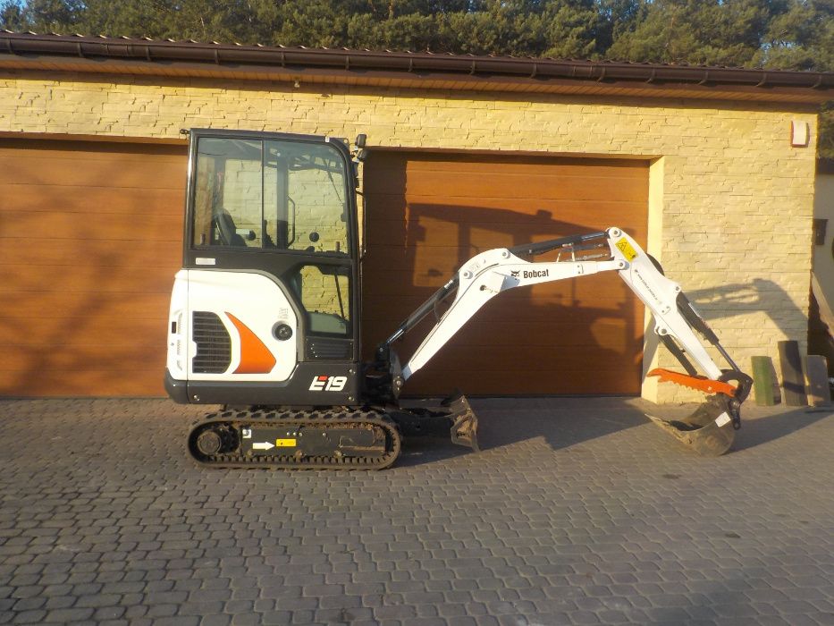 Usługi minikoparka bobcat, mini koparko-ładowarką 2cx ,koparka