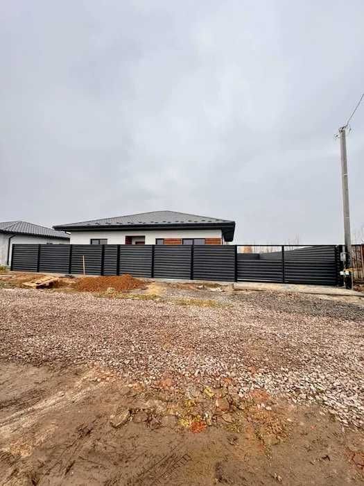 Продам Земельну Дiлянку  5 соток пiд будiвництво.  Котеджне Мiстечко.