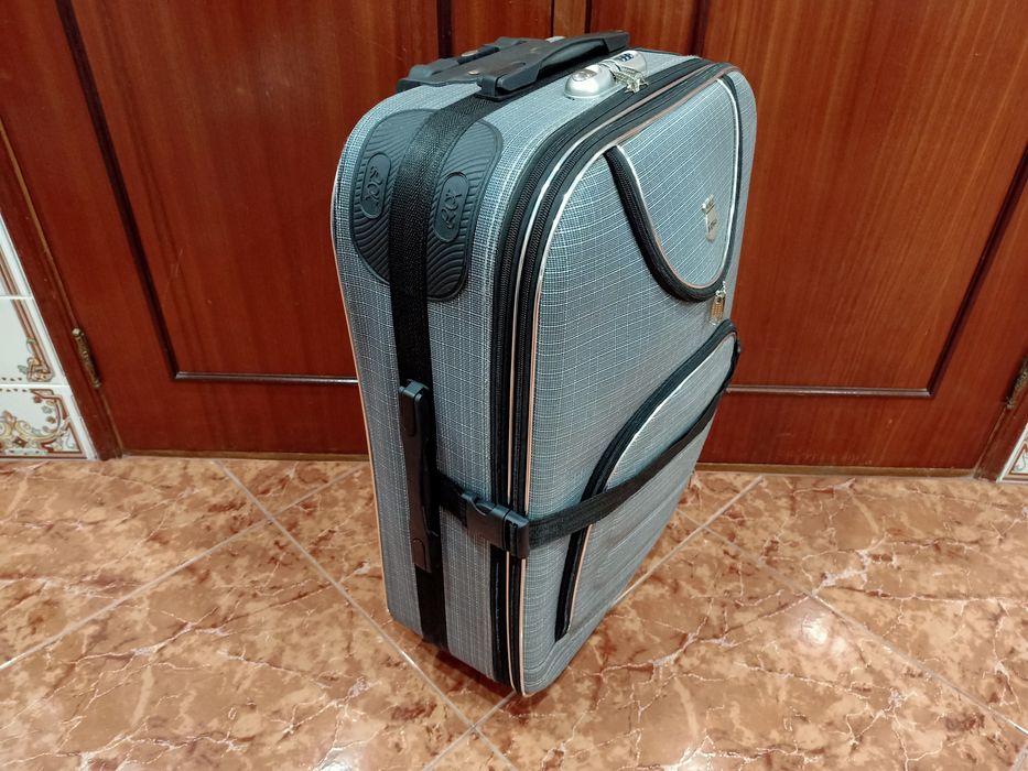 Mala malas de porão até 23 kg viagem casa quarto apartamento vivenda.