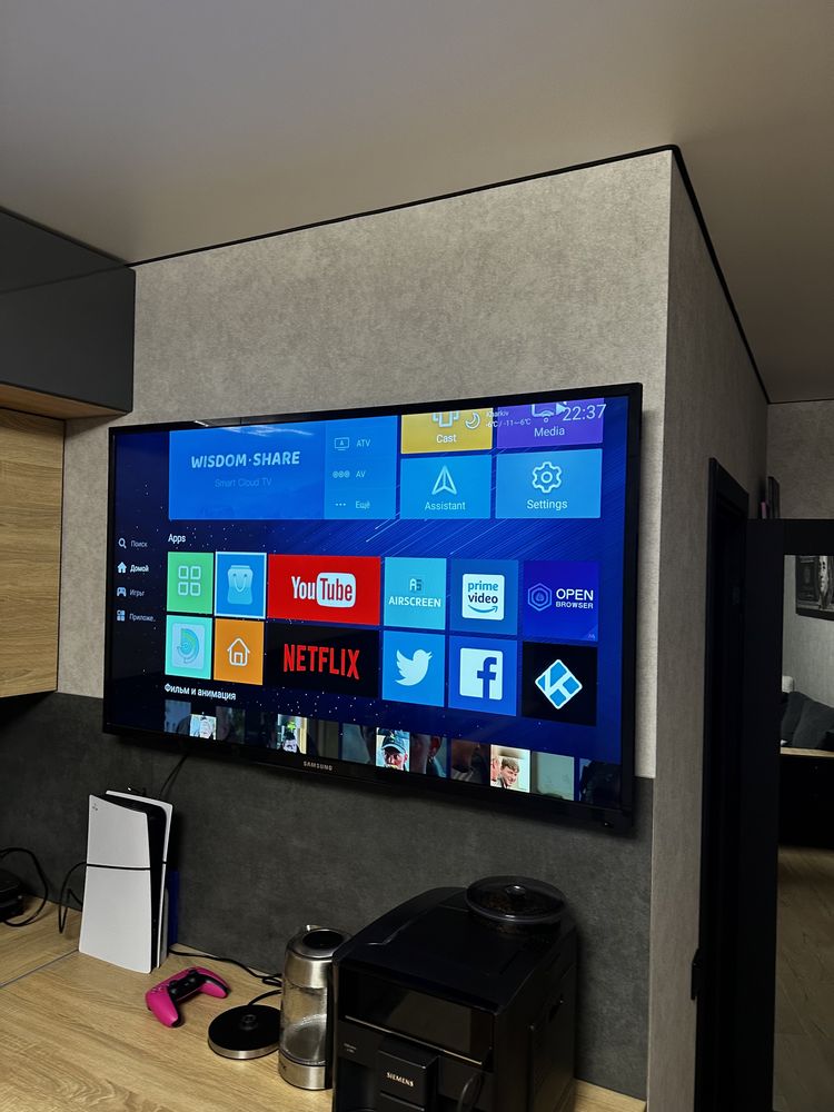 Продам телевизор Smart TV Samsung UA56S00 55 диагональ практически нов