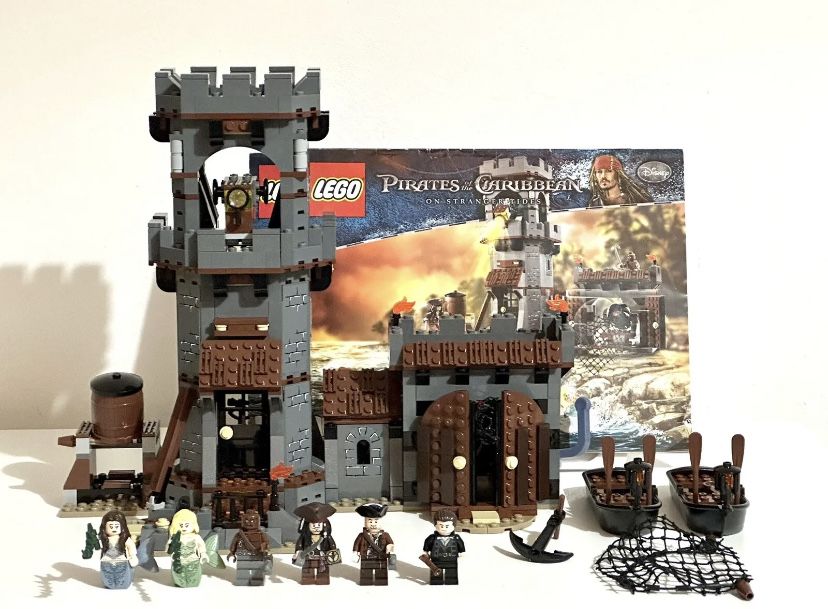 LEGO 4194 – Whitecap Bay (Pirates of the Caribbean) – Usado como Novo