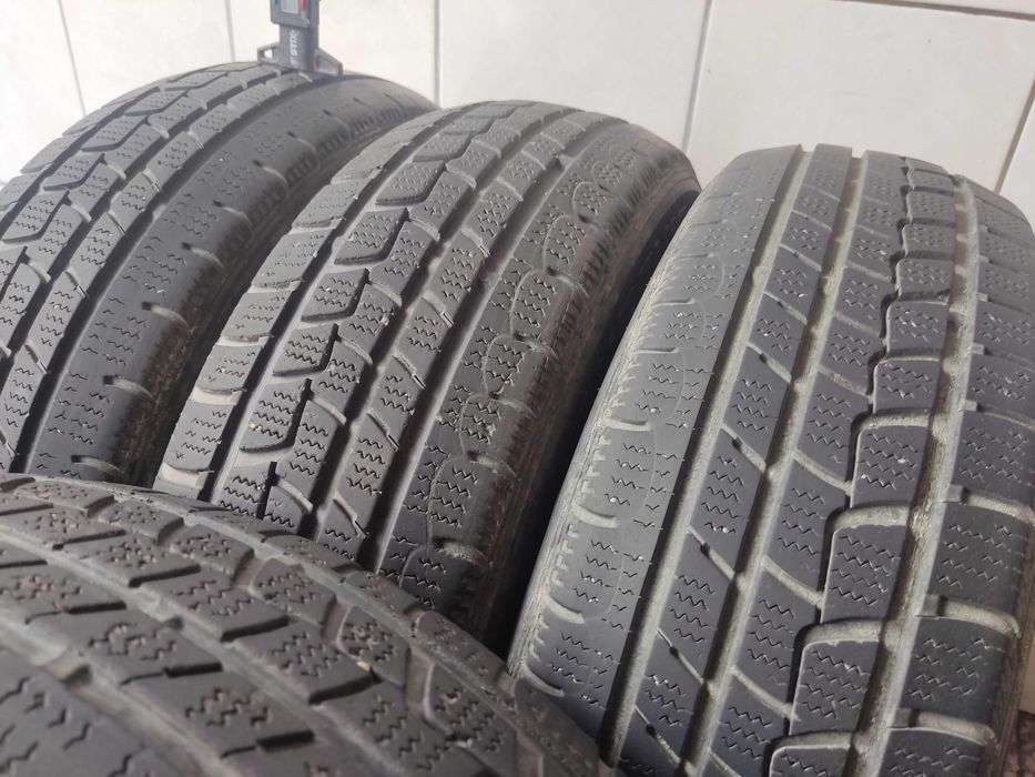 ZIMOWE Roadstone 185/65/15 88T 4x5.55mm cena za 4szt ZIMA 586