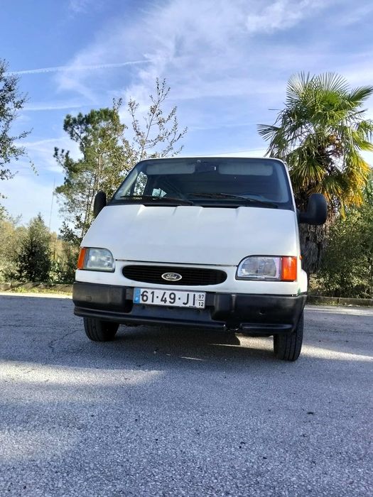 Vendo Ford Transit topline de 9 lugares