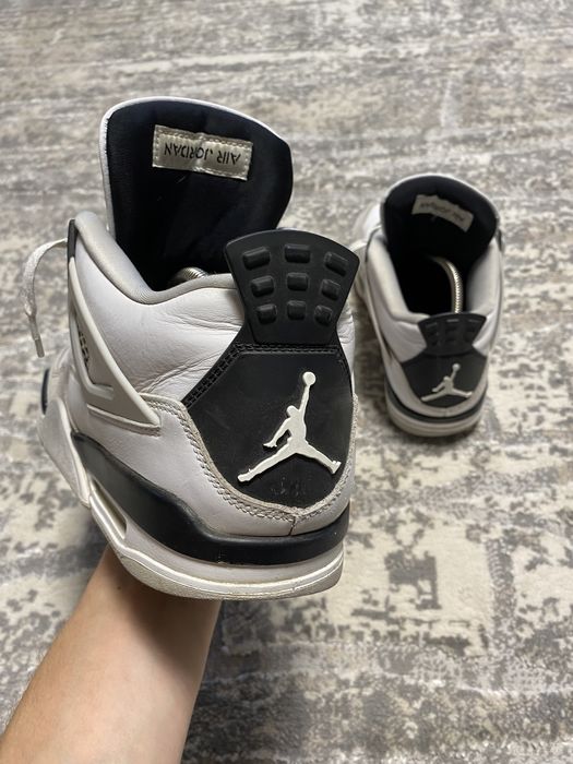 Оригінальні Jordan 4 Retro Military Black