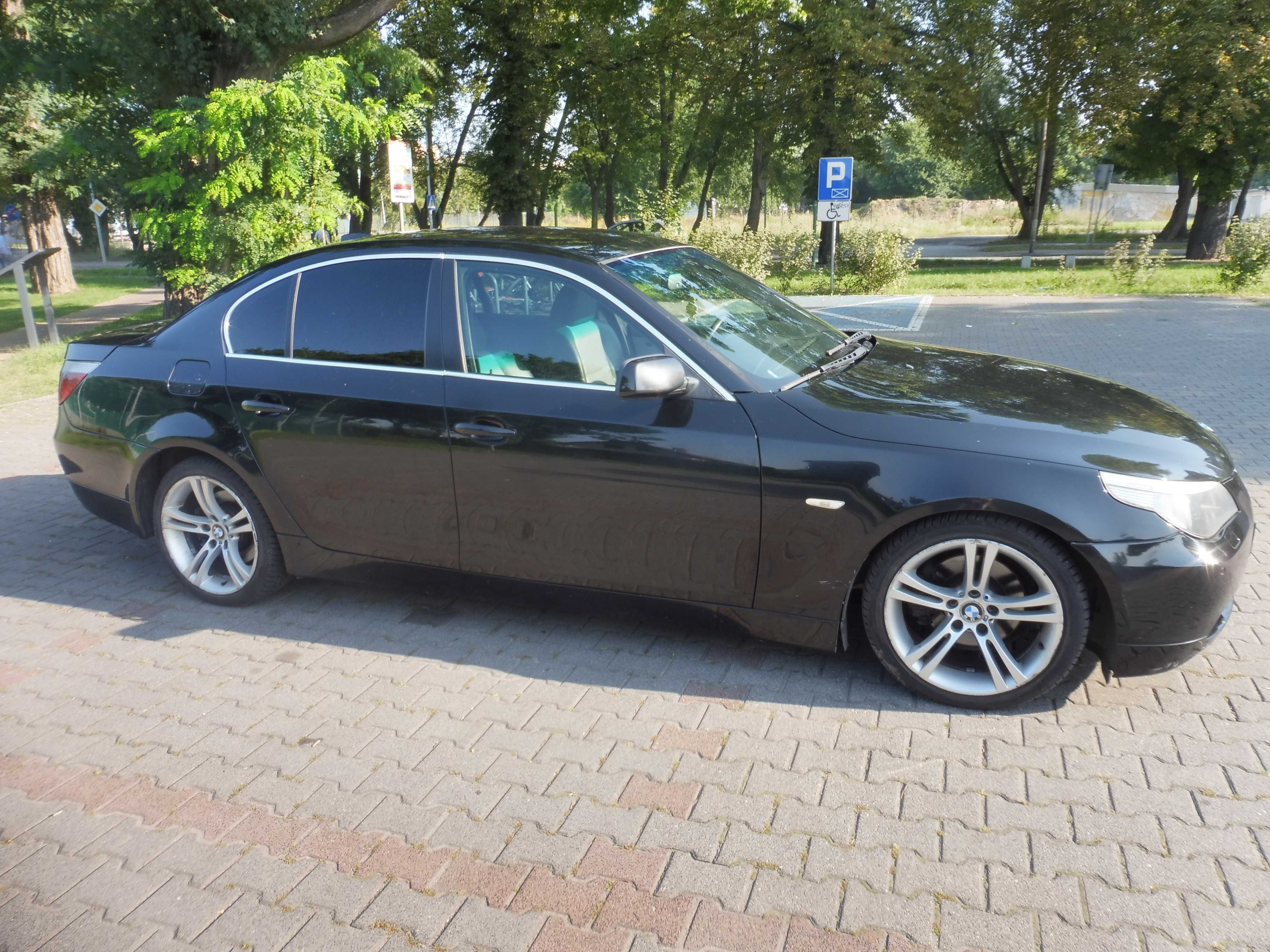 BMW 5  2,5 w bdb stanie z malym przebiegiem