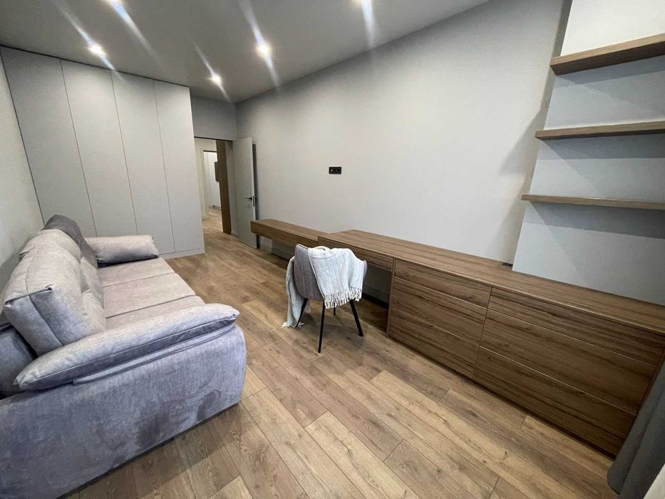 Немовірно світла та красива, двокімнатна квартира, вул. Молодіжна 5