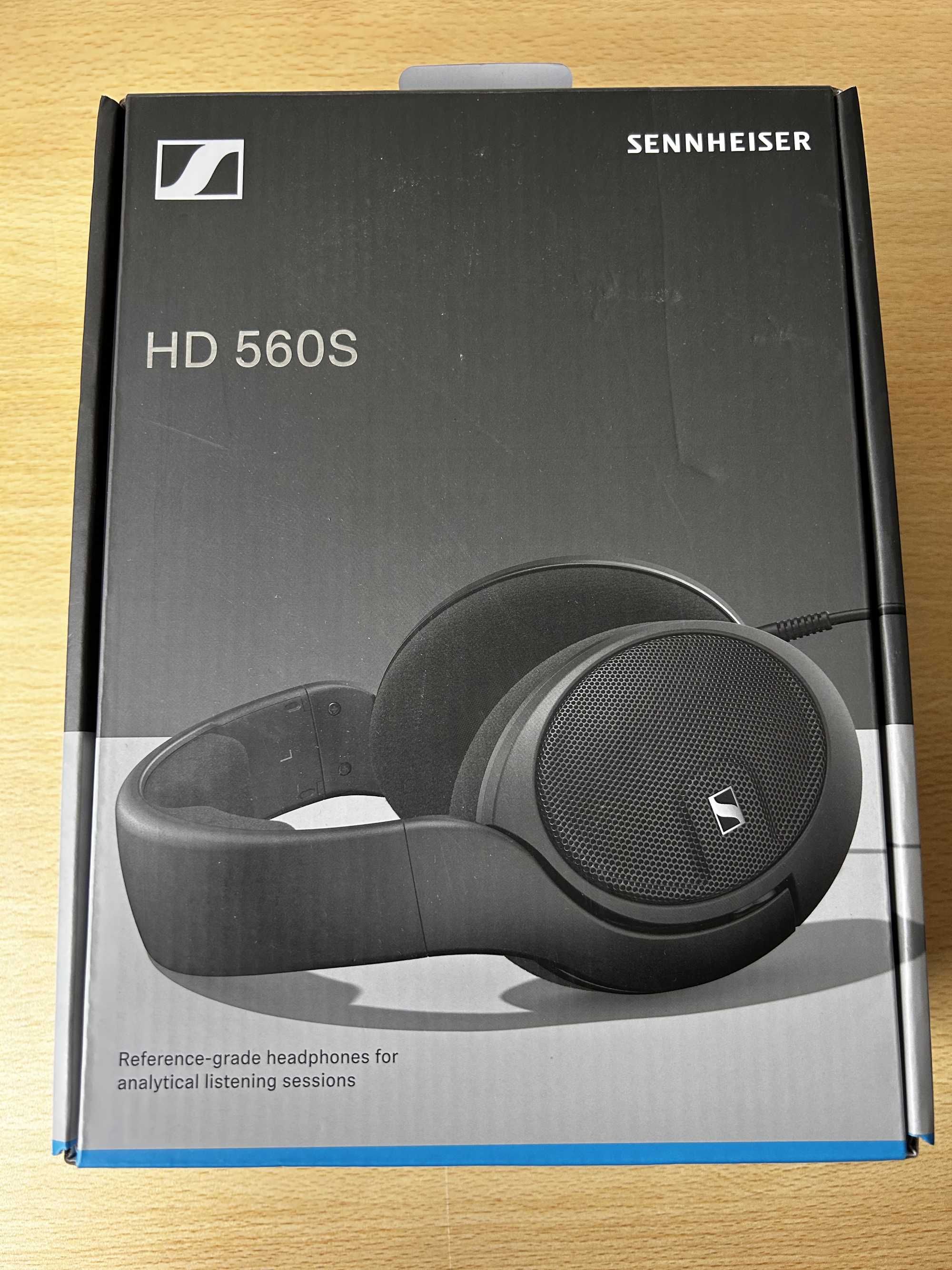 Auscultadores Sennheiser HD560S