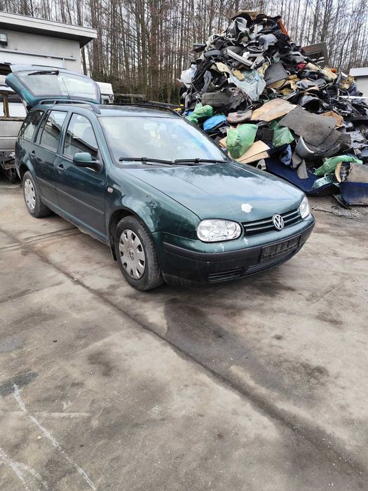 Posiadam czesci vw golf 4  kombi  1.6  16v  2002r