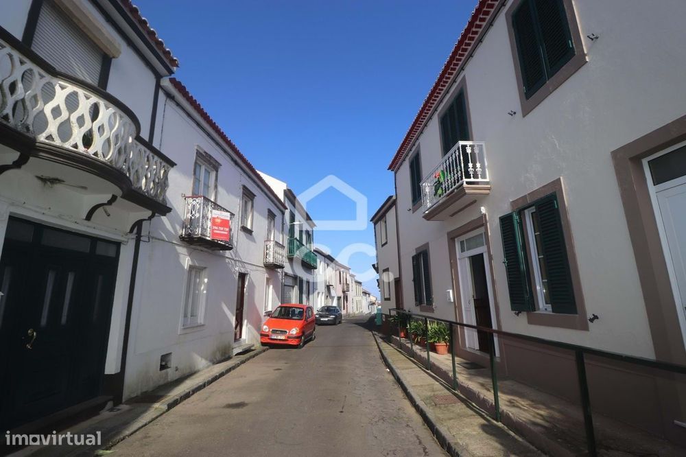 Moradia com 4+2 Quartos - Fenais da Ajuda - Ribeira Grande