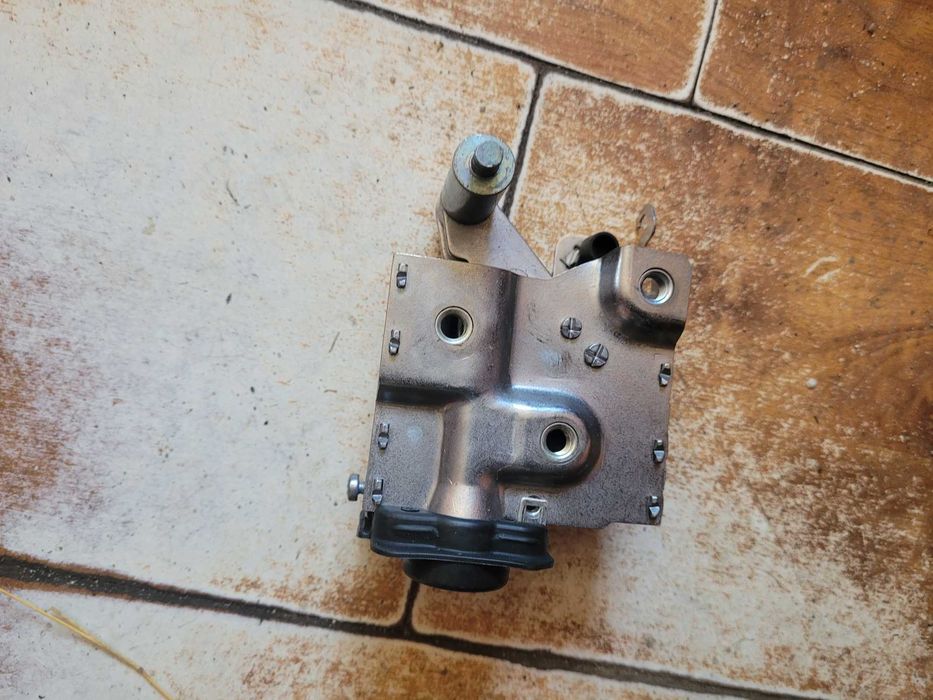 Zamek dachu prawy Audi A4 B6 Cabrio