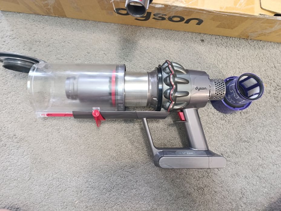 Пилосос dyson v10