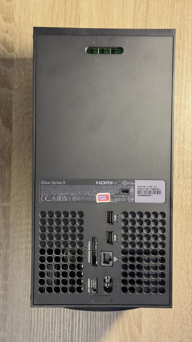 Xbox Series X 1TB з двома геймпадами